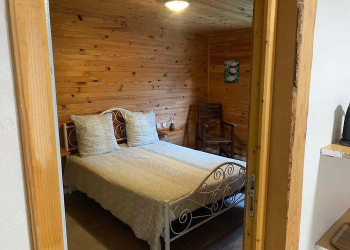 Le Chant Des Oiseaux Bed & Breakfast