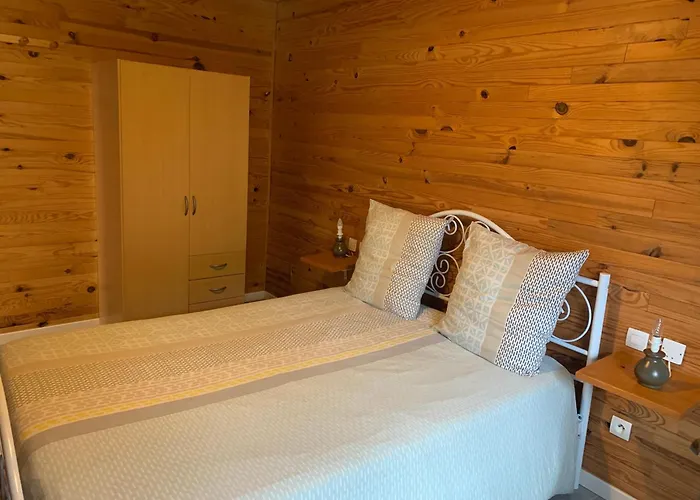 Le Chant Des Oiseaux Bed & Breakfast 3*